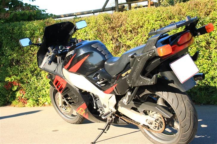 Suzuki RF 900 R Solgt billede 2