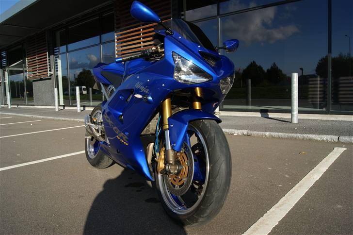 Kawasaki ZX6R --SOLGT-- billede 2