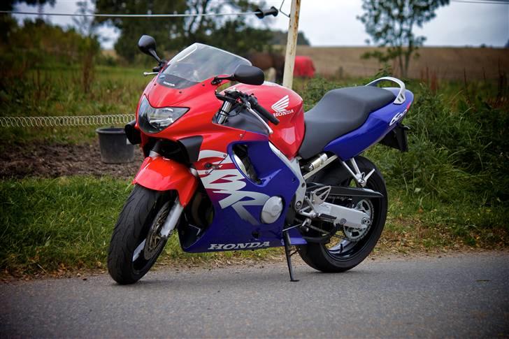 Honda CBR 600 F4 billede 1