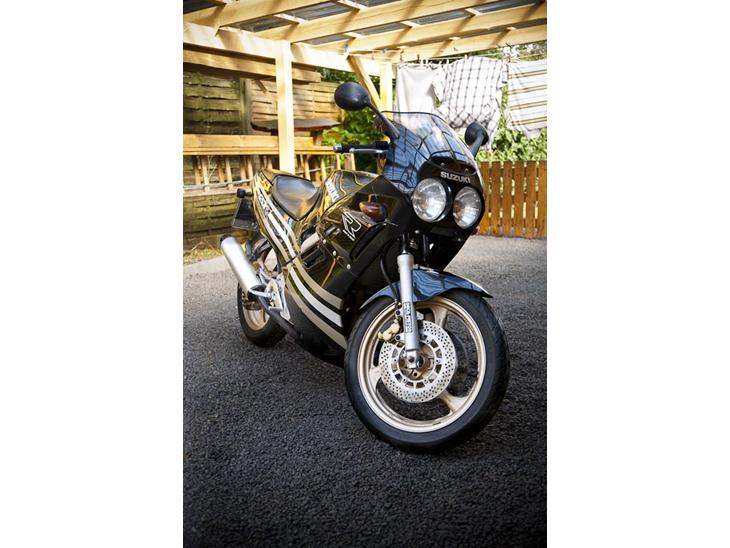 {{currentPhoto.altText}} billede {{currentPhoto.number}}