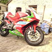 Aprilia RS125. 