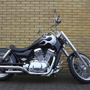 Suzuki Intruder VS 750 (SOLGT)