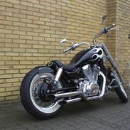 Suzuki Intruder VS 750 (SOLGT)