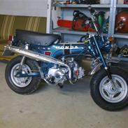 Honda dax ST 50