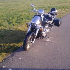 Suzuki vzr 1800 intruder