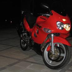Suzuki GSX 600 F