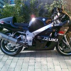 Suzuki gsxr 750