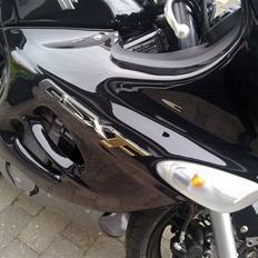 Suzuki GSXF 750 (SOLGT)