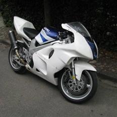 Suzuki TL1000R (Baneged)