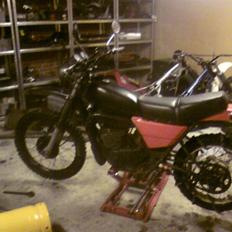 Yamaha dt 250 mx solgt