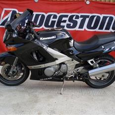 Kawasaki zzr 600(SOLGT)