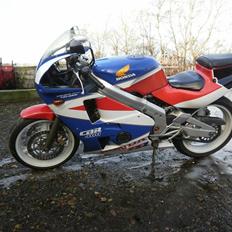 Honda cbr 400RR solgt