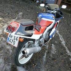 Honda cbr 400RR solgt