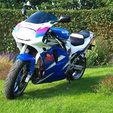 Suzuki GSXR 750W