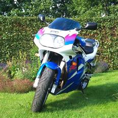 Suzuki GSXR 750W