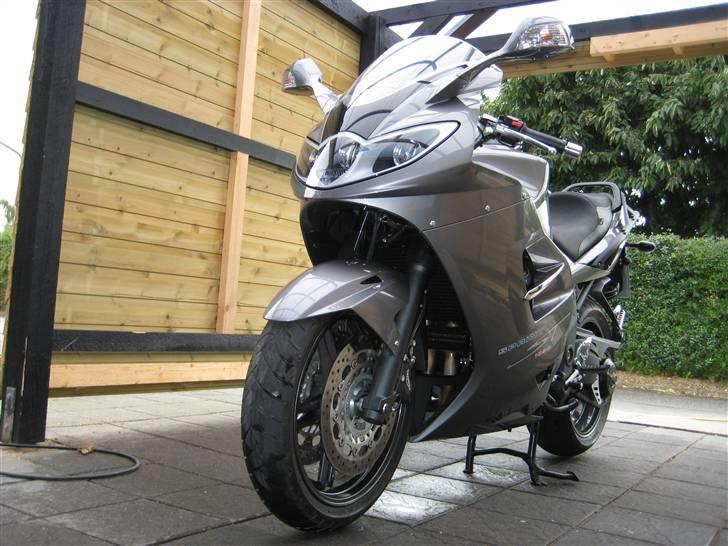 Triumph sprint st 1050 billede 17