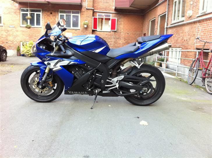 Yamaha YZF R1 billede 1