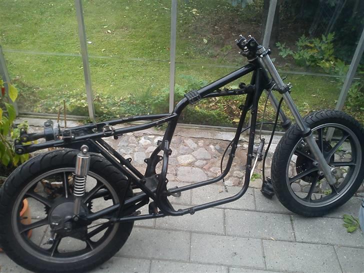 Kawasaki Z 400 - Motor af billede 3