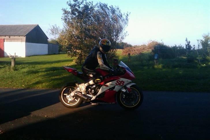 Yamaha YZF-R6 - Kunne ikke dy mig for at tage en lille tur på vejene ;) 9/10-10 billede 1