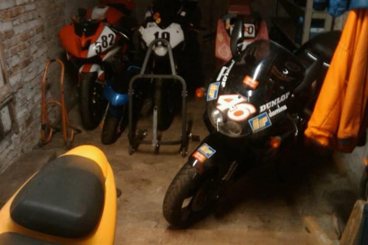 Yamaha YZF-R6 - Sammen med nogle af de andre "dyr". De har allerede taget godt imod den ;) billede 9