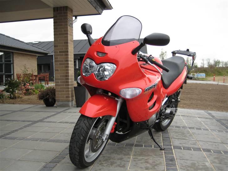 Suzuki GSX 600 F billede 1