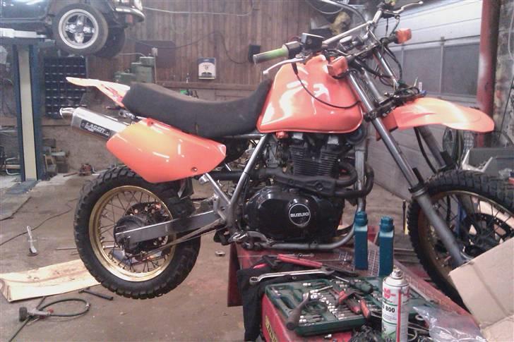 Suzuki DR 650 R  billede 1