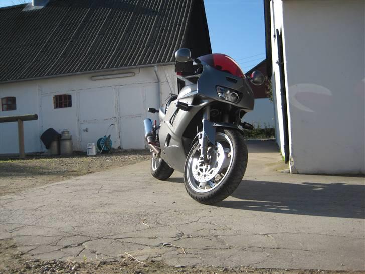 Yamaha FZR 1000 SÆLGES billede 1