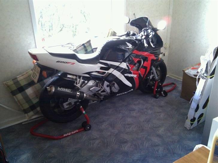 Honda CBR 600 F2 - Vinteropbevaring: 20 grader og for- og baghjulsløfter! :D billede 16