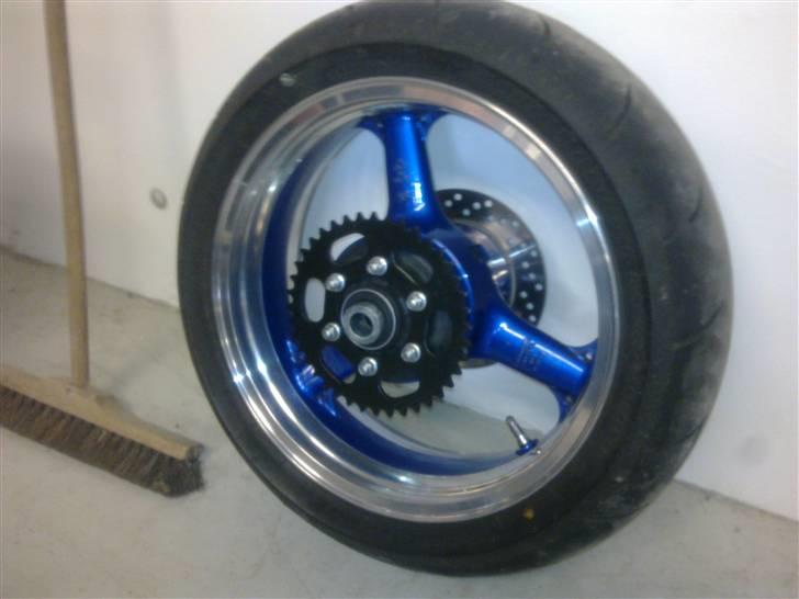 Kawasaki ZX6R --SOLGT-- - Fælgen med nyt Tandhjul;) billede 9