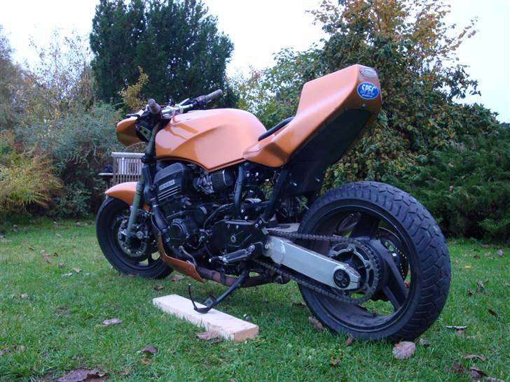 Kawasaki GPZ 900 street fighter billede 5