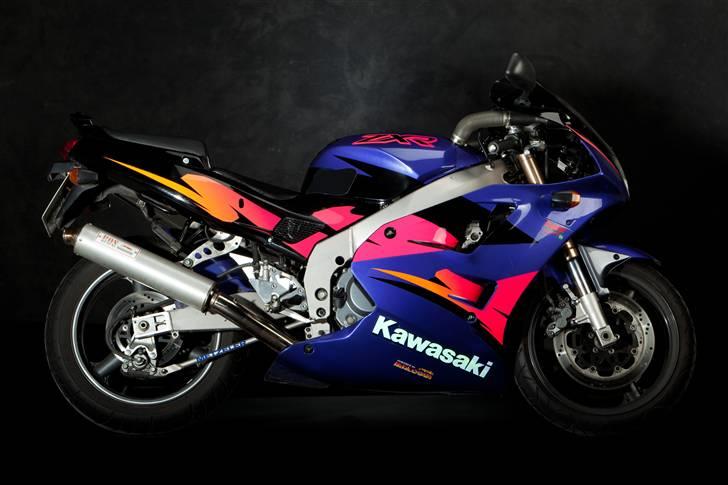 Kawasaki zxr 400 - zxr´eren fik lige lov at stå model inden jeg skulle tage billeder af en Ducati MH900E. Billeder kommer senere billede 5