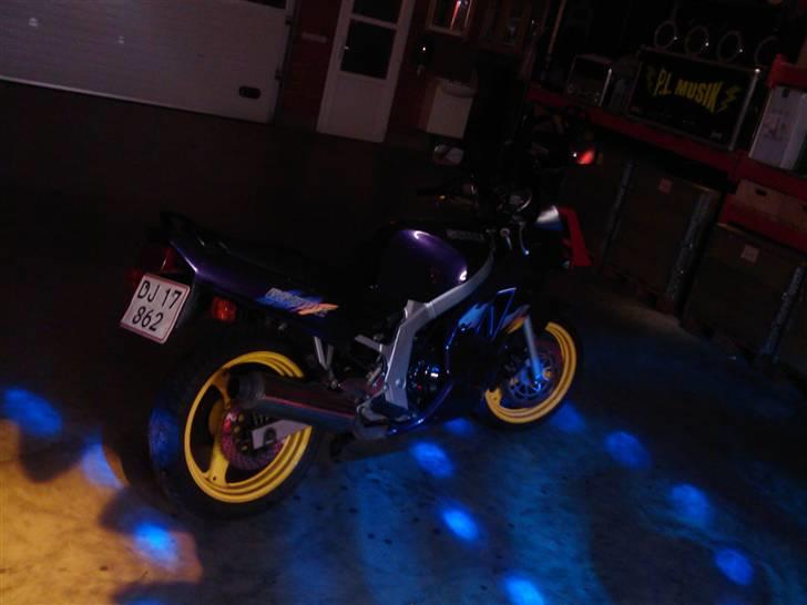 Suzuki GS500E solgt - billeder fra tidliger ejers grage  billede 1