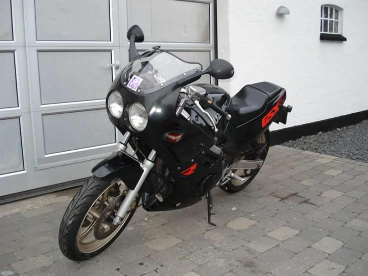 Suzuki GSXR 250 billede 1