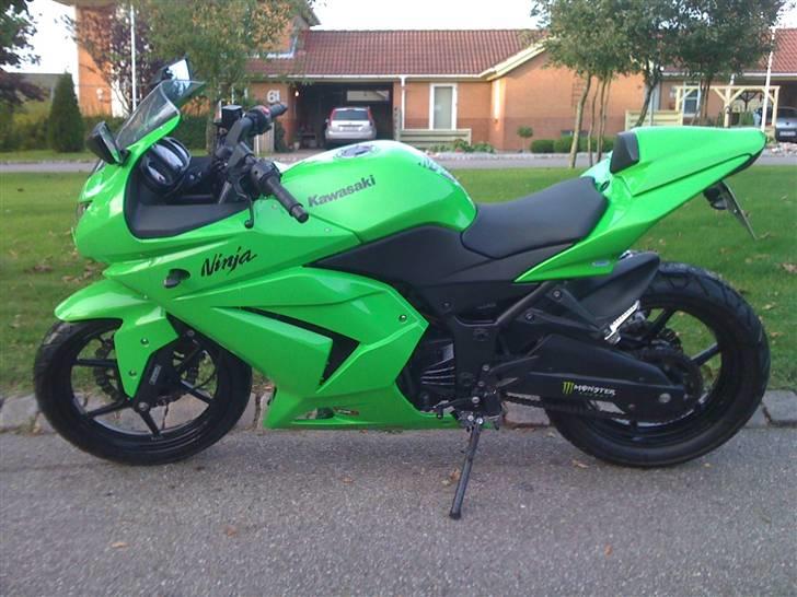 Kawasaki Ninja 250R billede 1