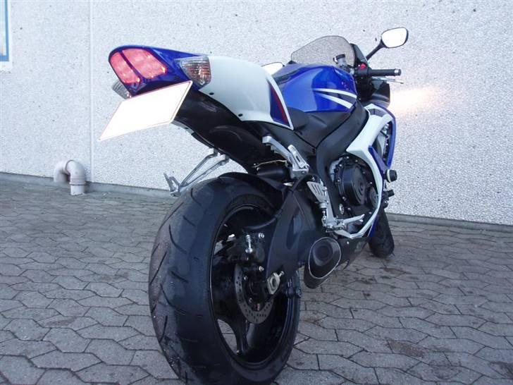 Suzuki GSXR 750 K7 - SOLGT billede 2