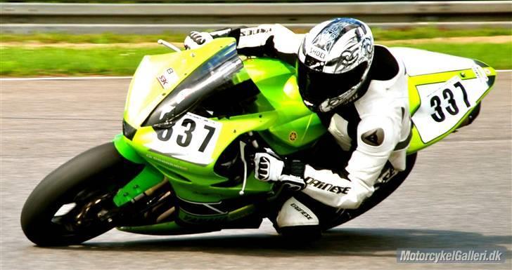 Yamaha yzf R1 - så bliver der givet gas billede 1