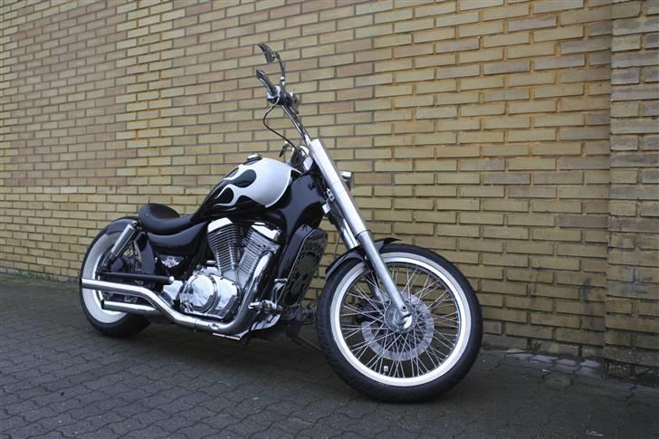 Suzuki Intruder VS 750 (SOLGT) billede 2