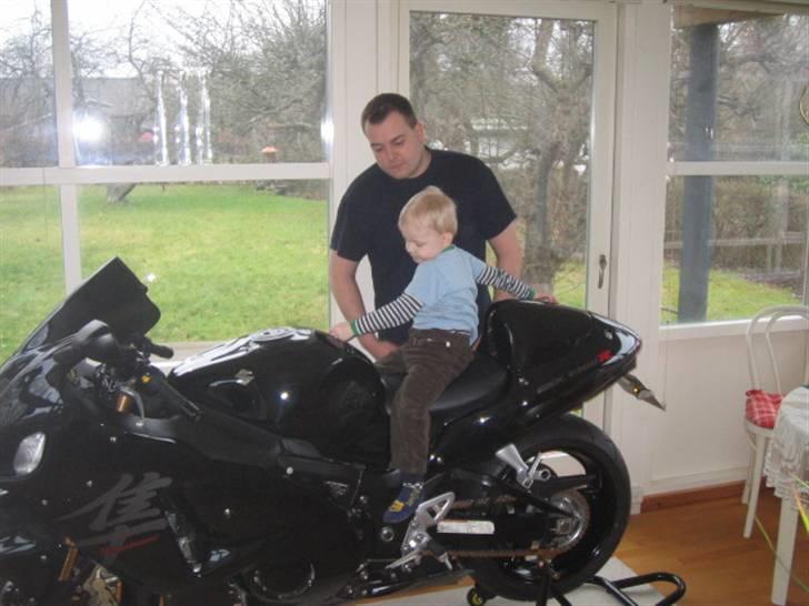 Suzuki GSX 1300 R - Mine to drenge billede 3