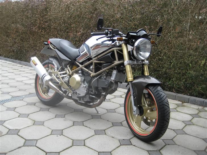 Ducati Monster 750 billede 2