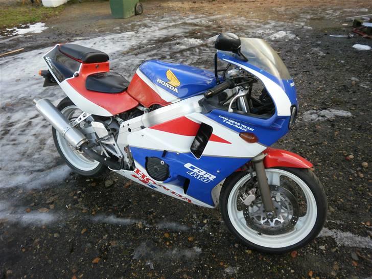 Honda cbr 400RR solgt billede 1