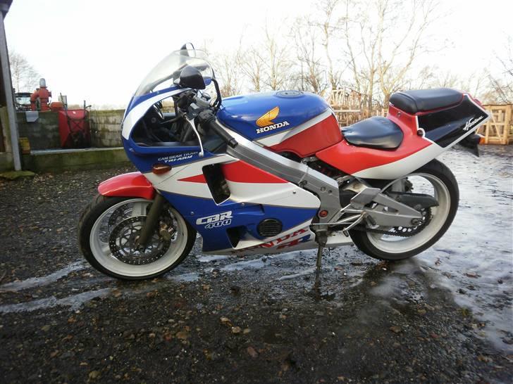 Honda cbr 400RR solgt billede 2