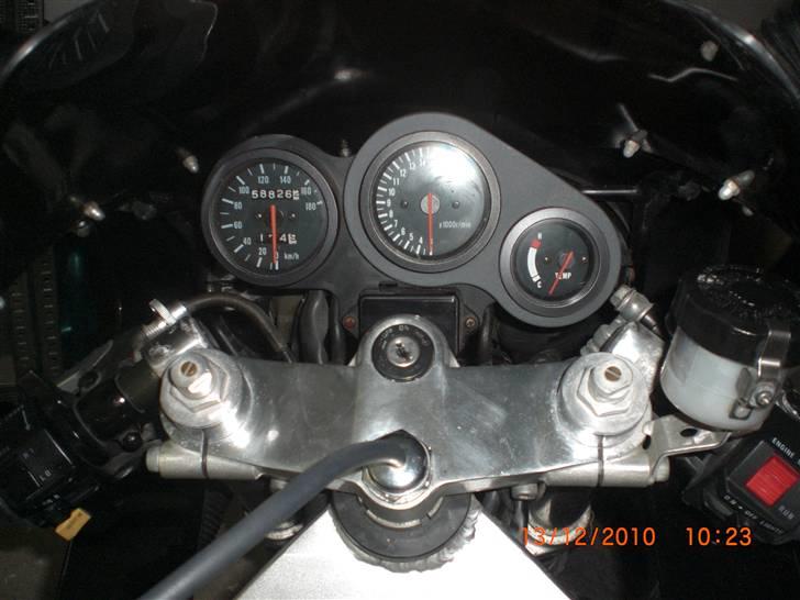 Suzuki gsxr 400 rr sp *solgt* - skal også ha en gang med polerkluden billede 3