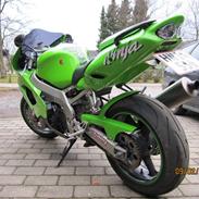 Kawasaki zx9r