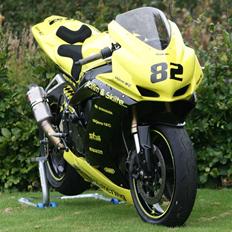 Suzuki gsxr 600 k7