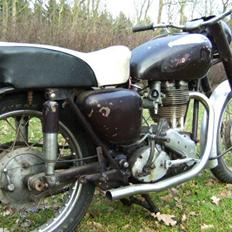 Ariel VH 500 (Red Hunter)