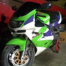 Kawasaki zx9r