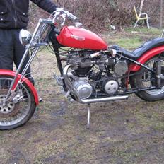 Triumph thunderbird racing