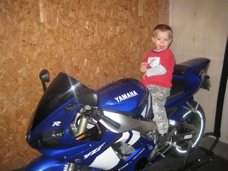 Yamaha R1 billede 13