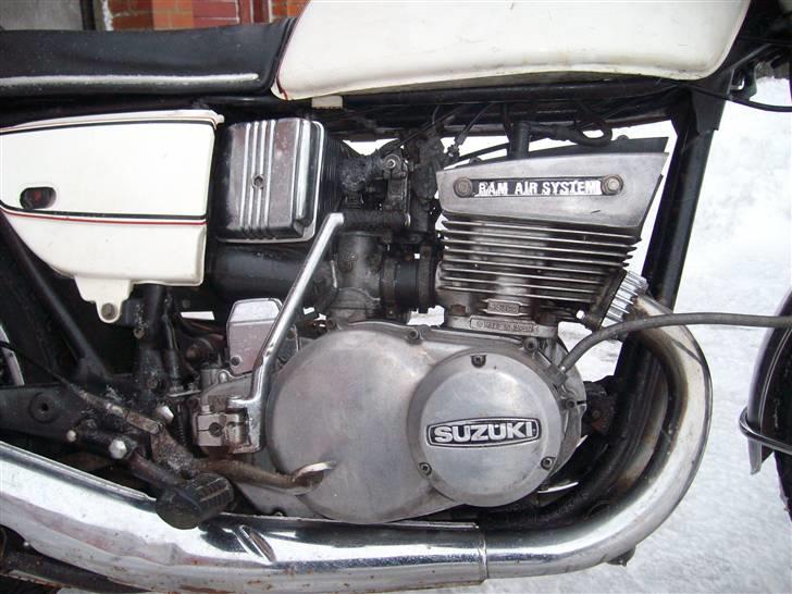 Suzuki GT 550 Solgt billede 4