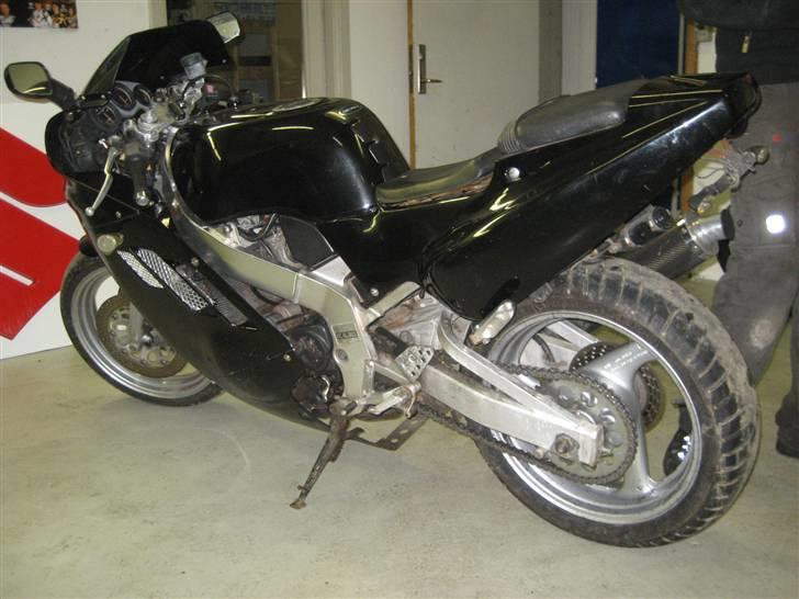 Suzuki GSX-R 400 billede 2